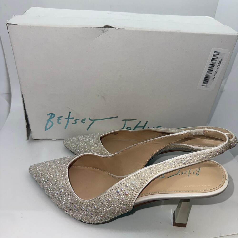 Betsey Johnson Clark Slingback Pump Heels Women's Size US 7M Ivory Pearl Crystal
